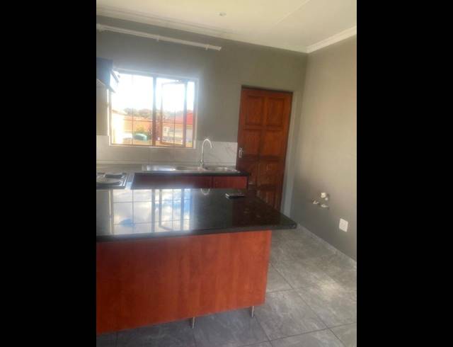 3 BEDROOM HOUSE FOR SALE IN JACKAROO PARK